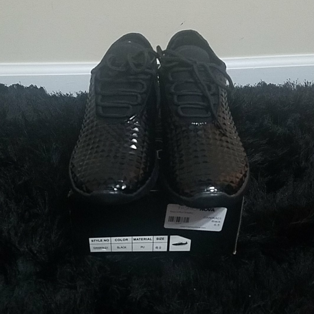 Black Sneakers